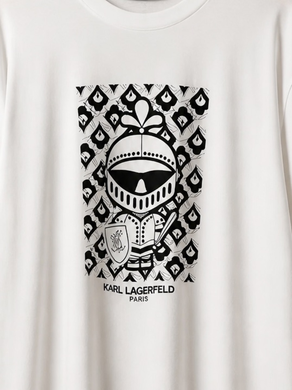 Karl Lagerfeld Paris White Graphic unisex T-Shirt XL. Karl the Knight. - Picture 4 of 5